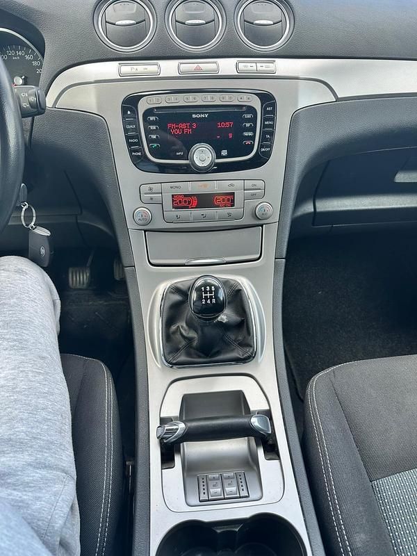 Gebraucht Ford Galaxy 150 PS (110 kW) 2010 Schwarz Van / Kleinbus