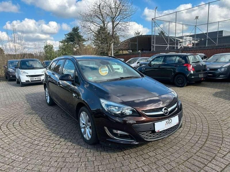 Gebraucht Opel Astra 116 PS (85 kW) 2013 Braun Kombi