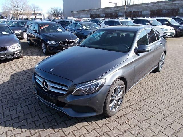Grau Gebraucht 2015 Mercedes C220 Limousine | 21.000 € (Etwas zu teuer) - Bild 1/4