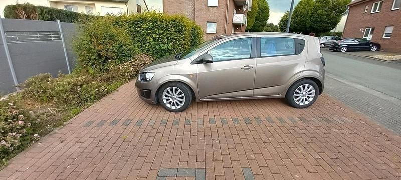 Gebraucht Chevrolet Aveo 101 PS (74 kW) 2013 Braun Kleinwagen