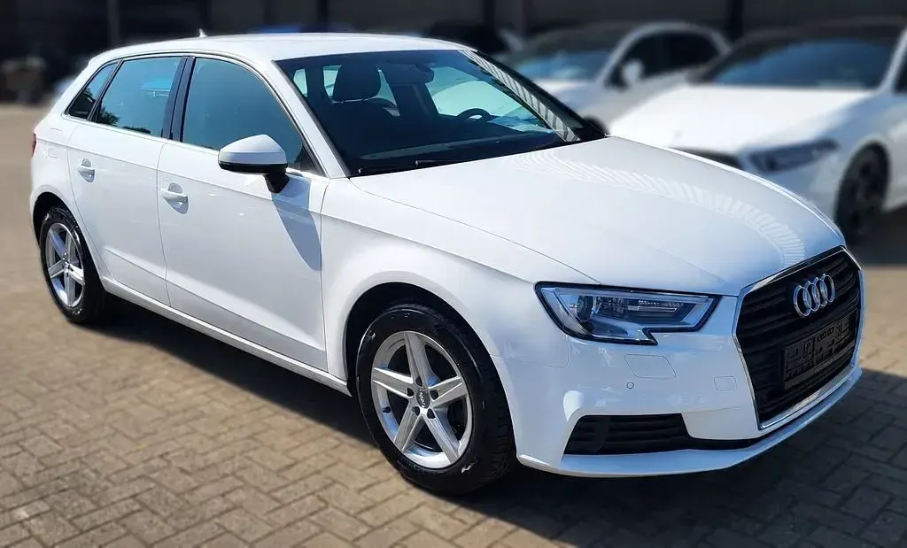 Gebraucht Audi A3 116 PS (85 kW) 2018 Weiß Limousine