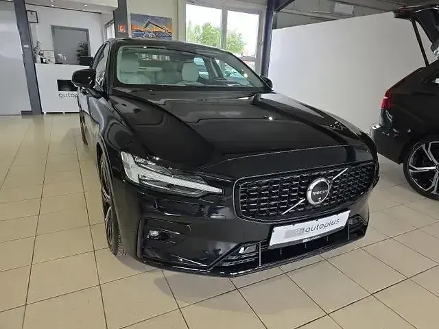 Gebraucht Volvo S60 Ultimate 250 PS (183 kW) 2023 Schwarz Limousine