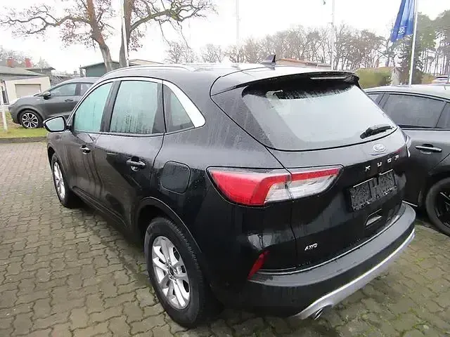 Używany Ford Kuga Titanium 190 KM (139 kW) 2022 Czarny SUV