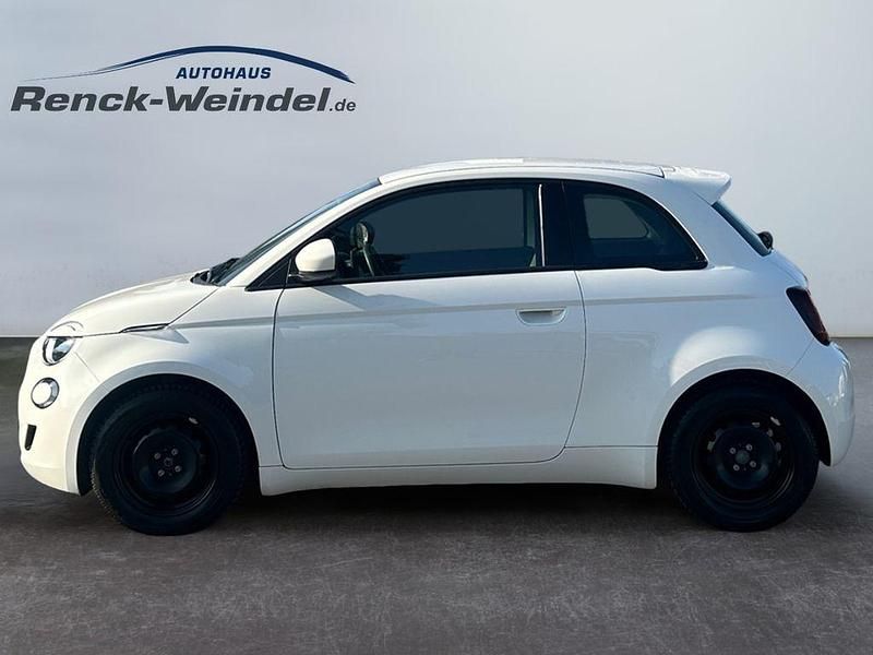 Gebraucht Fiat 500e Action 69 kW (95 PS) 2023 Weiß Kleinwagen