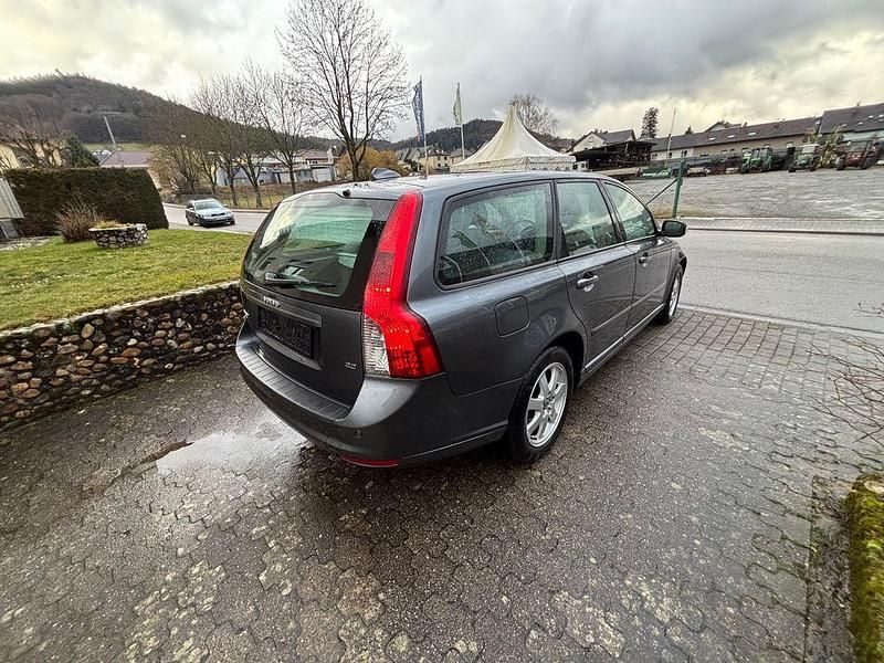 Gebraucht Volvo V50 Summum 145 PS (106 kW) 2007 Grau Kombi