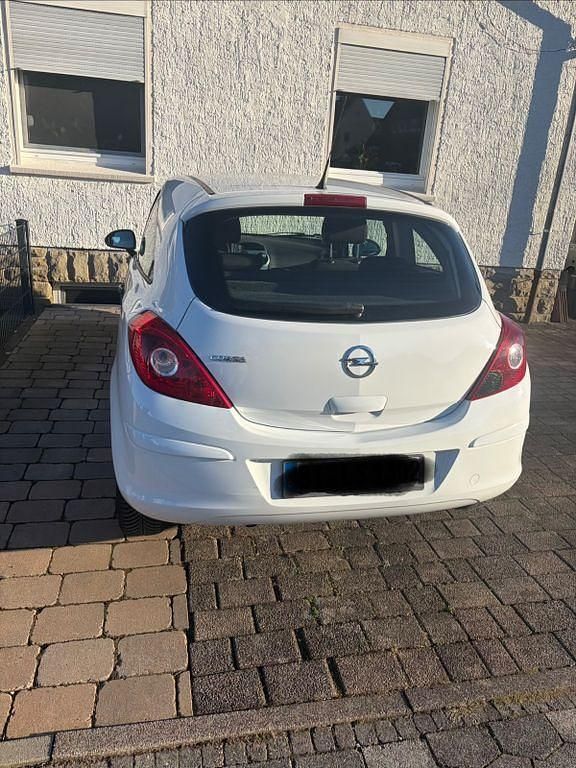 Gebraucht Opel Corsa Selection 69 PS (50 kW) 2014 Weiß Kleinwagen