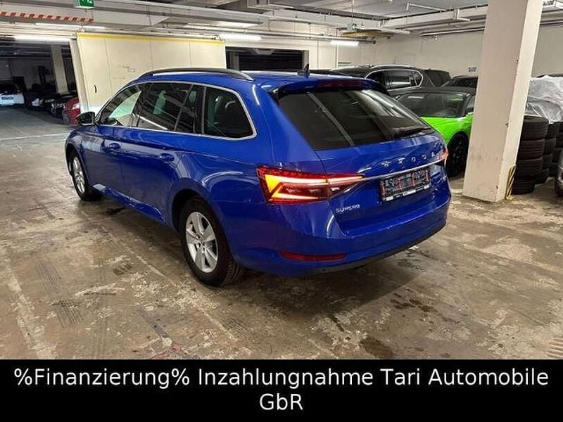 Blau Gebraucht 2020 Skoda Superb Ambition Kombi | 26.880 € (Guter Preis) - Bild 1/4
