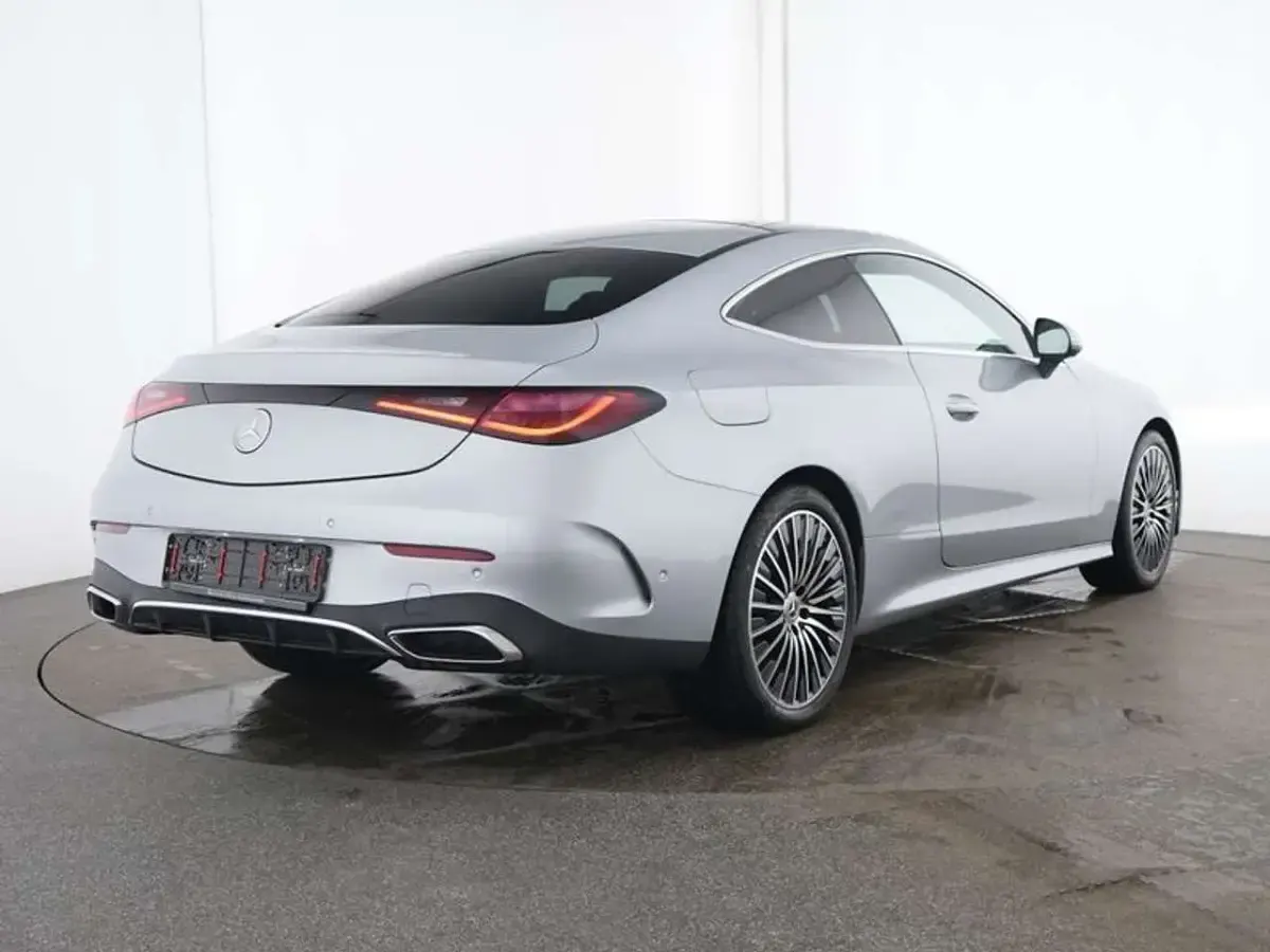 Gebraucht Mercedes CLE200 Advanced Plus 204 PS (150 kW) 2025 Hightechsilber Coupé
