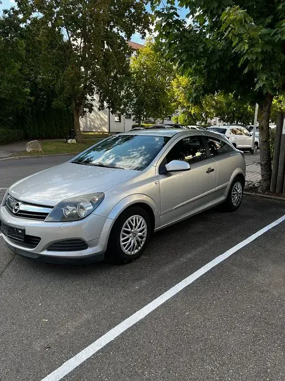 Gebraucht Opel Astra GTC 90 PS (66 kW) 2006 Silber Limousine