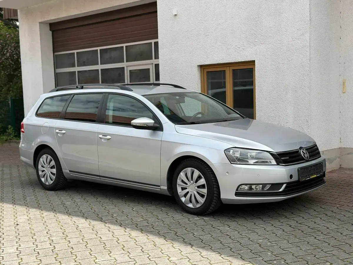Gebraucht VW Passat Trendline 105 PS (77 kW) 2013 Silber Limousine