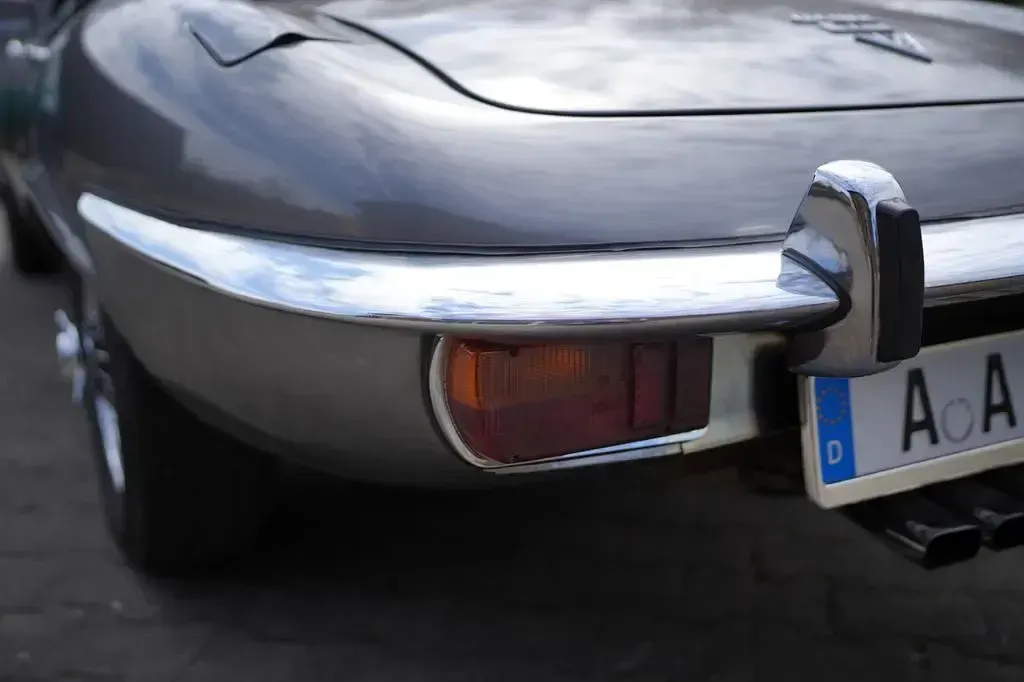 Gebraucht Jaguar E-Type 268 PS (197 kW) 1974 Silber Cabrio
