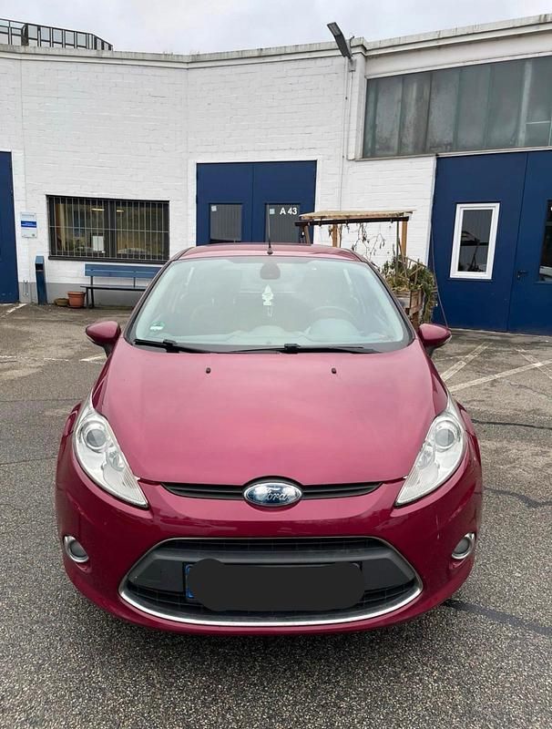 Rot Gebraucht 2009 Ford Fiesta Titanium Limousine | 2.980 € (Guter Preis) - Bild 1/4