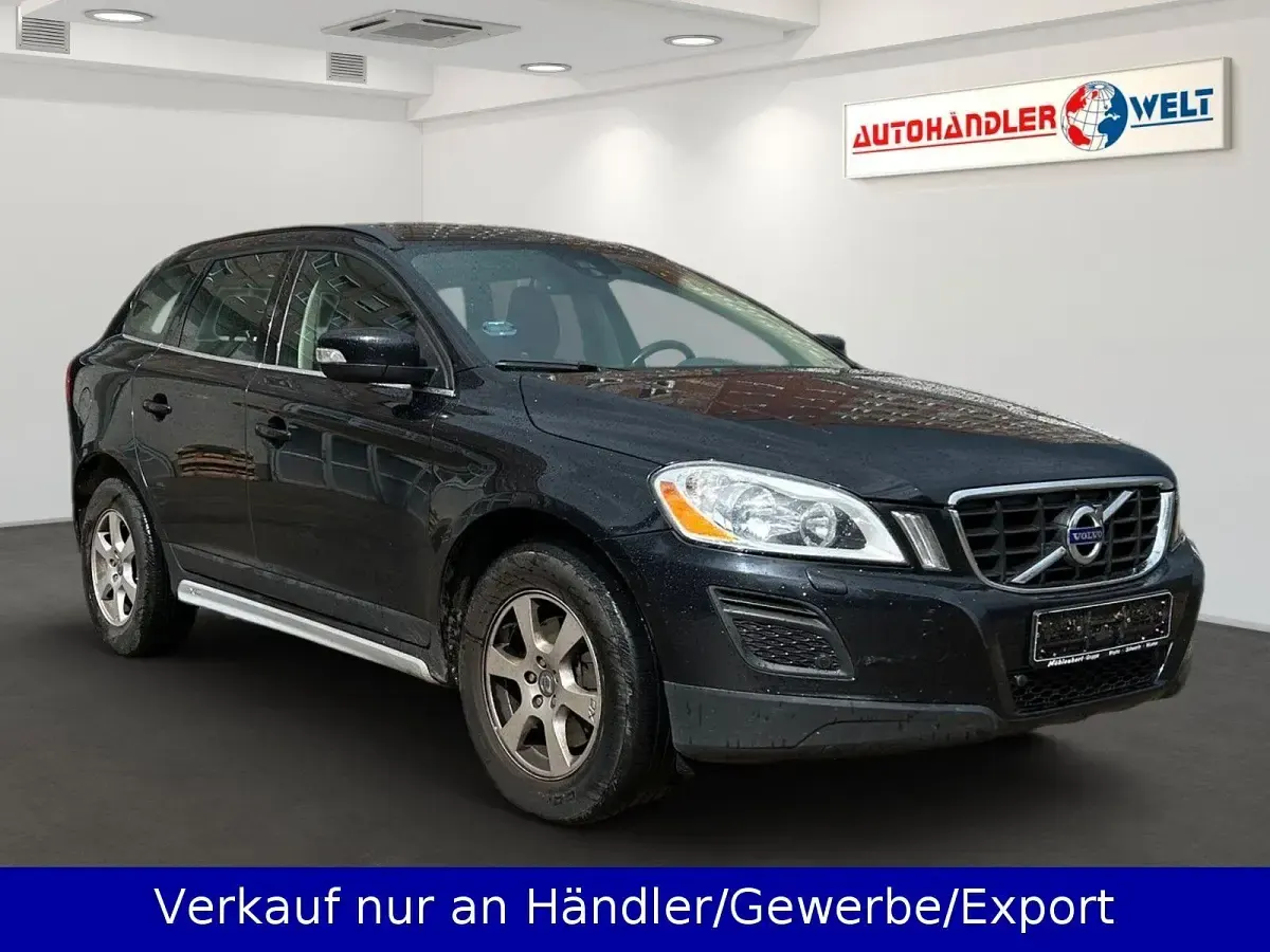 Gebraucht Volvo XC60 136 PS (100 kW) 2012 Schwarz SUV
