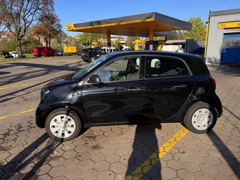 Second-hand Smart ForFour Basis 71 CP (52 kW) 2015 Negru Hatchback
