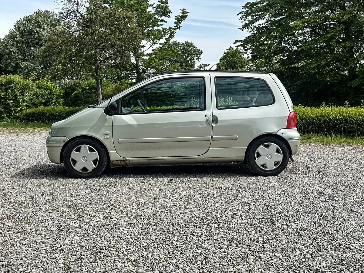 Używany Renault Twingo Initiale 58 KM (42 kW) 2002 Złoty Hatchback