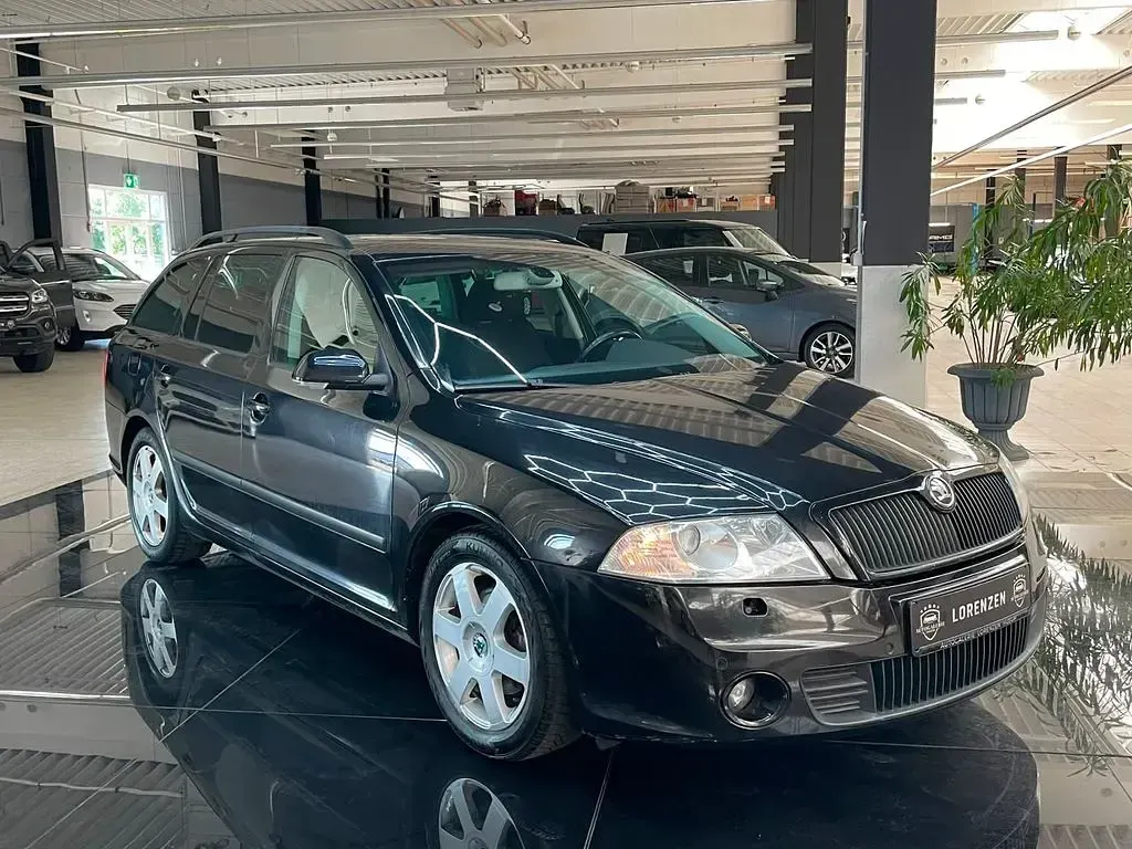 Gebraucht Skoda Octavia Elegance 160 PS (117 kW) 2008 Schwarz Kombi