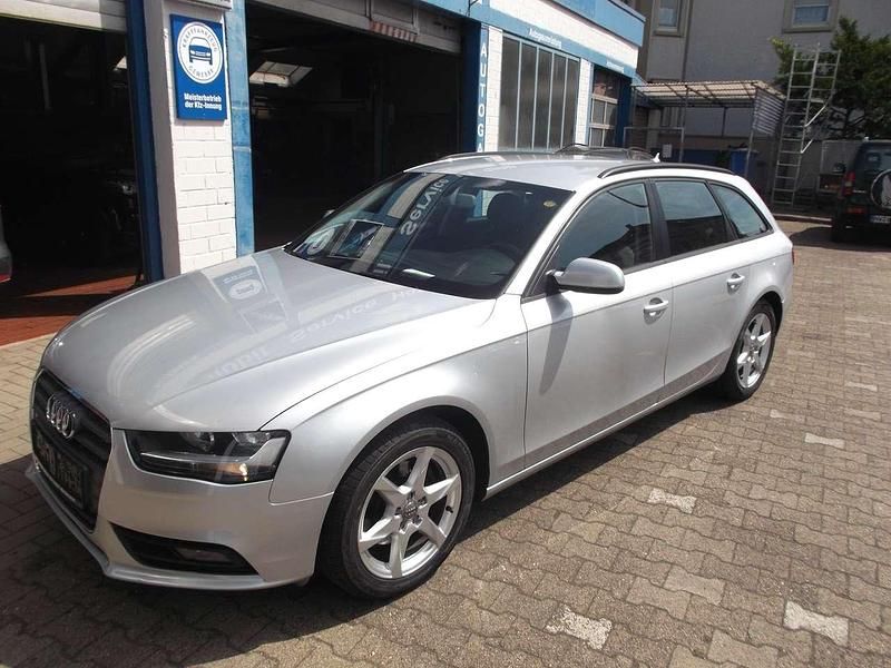 Gebraucht Audi A4 Attraction 170 PS (125 kW) 2012 Eissilber metallic Kombi