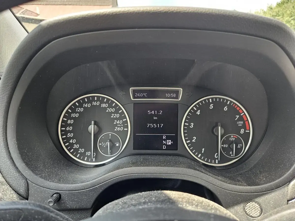 Gebraucht Mercedes B200 156 PS (114 kW) 2012 Grau Kleinwagen