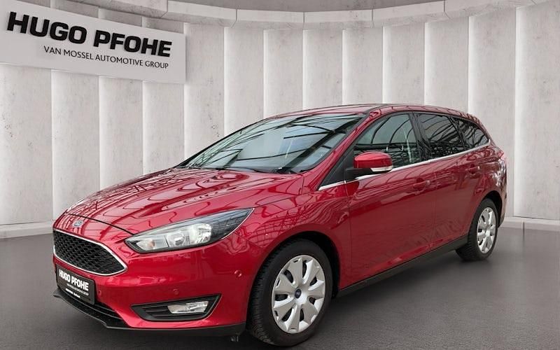 Gebraucht Ford Focus Cool & Connect 125 PS (91 kW) 2018 Rot Kombi