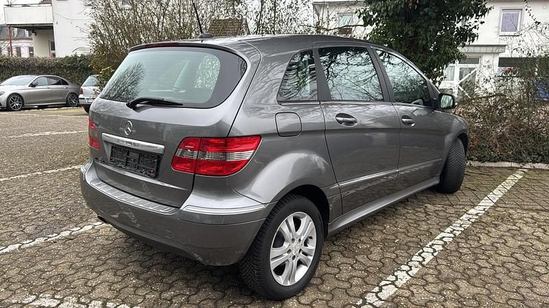 Gebraucht Mercedes 170 116 PS (85 kW) 2009 Grau Kleinwagen
