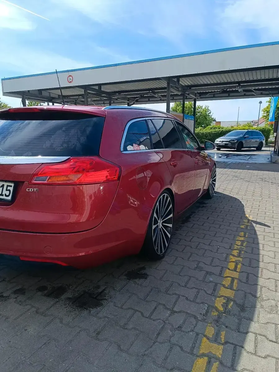 Gebraucht Opel Insignia 136 PS (100 kW) 2009 Rot Kombi