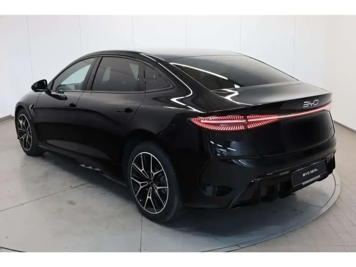 Ny BYD Seal Design 230 kW (313 HK) 2026 Sort Sedan