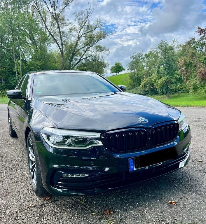 Schwarz Gebraucht 2017 BMW 530 Sport Line Limousine | 28.900 € (Etwas zu teuer) - Bild 1/4