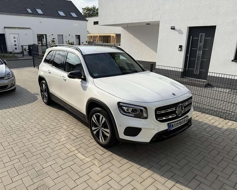 Weiß Gebraucht 2021 Mercedes GLB180 Progressive SUV | 30.750 € (Fairer Preis) - Bild 1/4