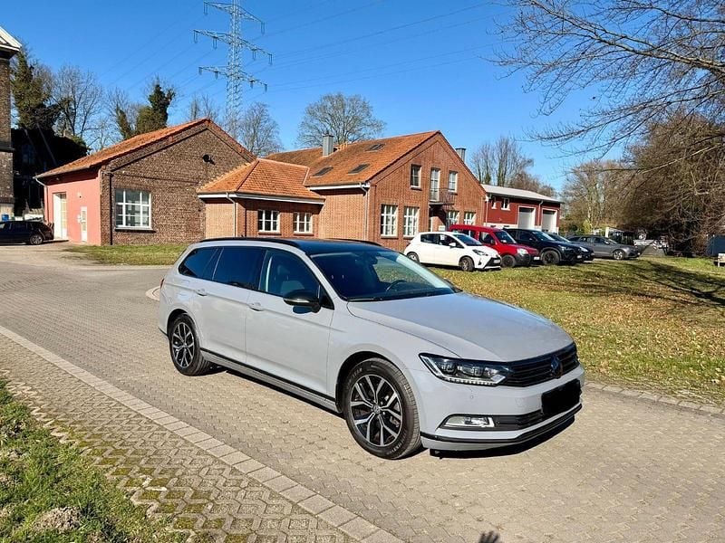 Gebraucht VW Passat 190 PS (139 kW) 2019 Grau Kombi