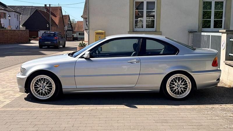 Gebraucht BMW 318 143 PS (105 kW) 2004 Silber Coupé
