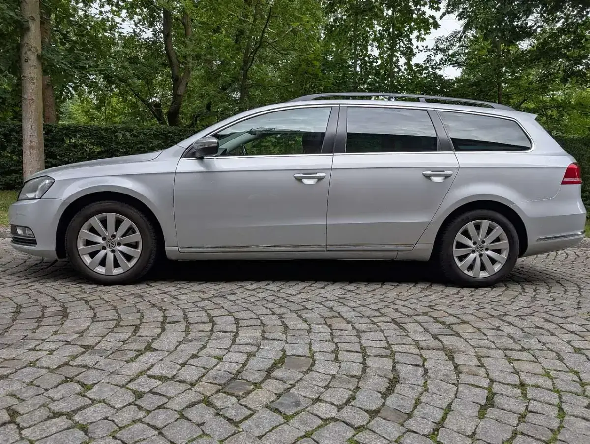 Gebraucht VW Passat 140 PS (102 kW) 2012 Silber Kombi