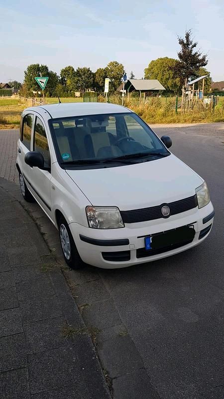 Weiß Gebraucht 2011 Fiat Panda Kleinwagen | 2.000 € (Guter Preis) - Bild 1/4