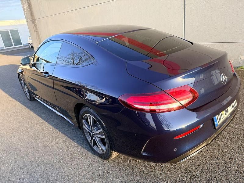 Gebraucht Mercedes C180 156 PS (114 kW) 2018 Blau Coupé