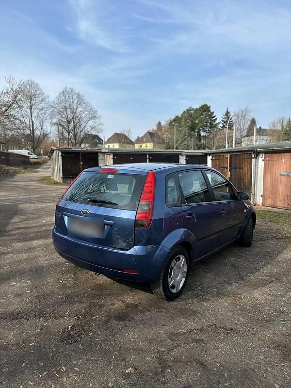 Gebraucht Ford Fiesta 80 PS (58 kW) 2005 Blau Kleinwagen
