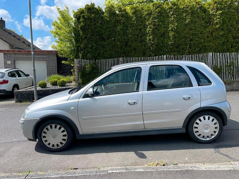 Silber Gebraucht 2006 Opel Corsa Limousine | 1.150 € (Teuer) - Bild 1/4