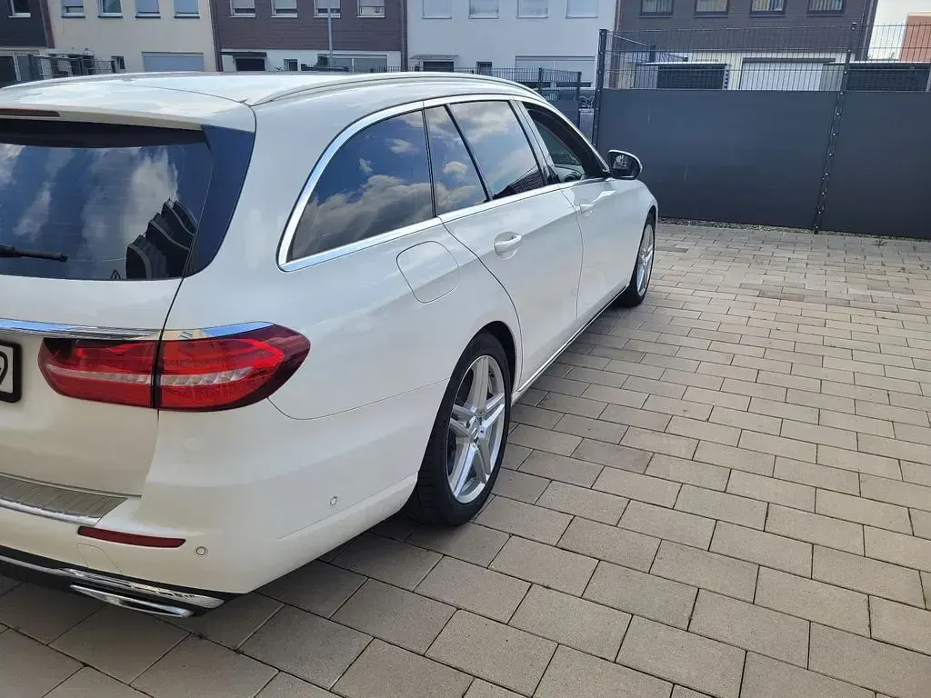 Gebraucht Mercedes E350 Avantgarde 258 PS (189 kW) 2017 Weiß Limousine