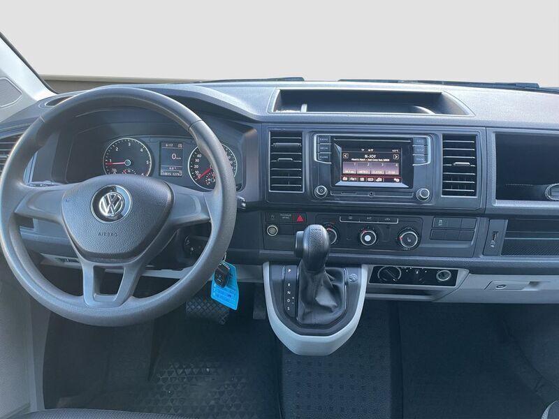 Gebraucht VW T6 150 PS (110 kW) 2018 Reflexsilber metallic Van