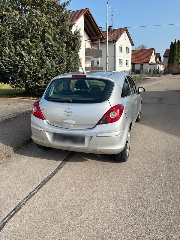 Gebraucht Opel Corsa 80 PS (58 kW) 2009 Silber Kleinwagen