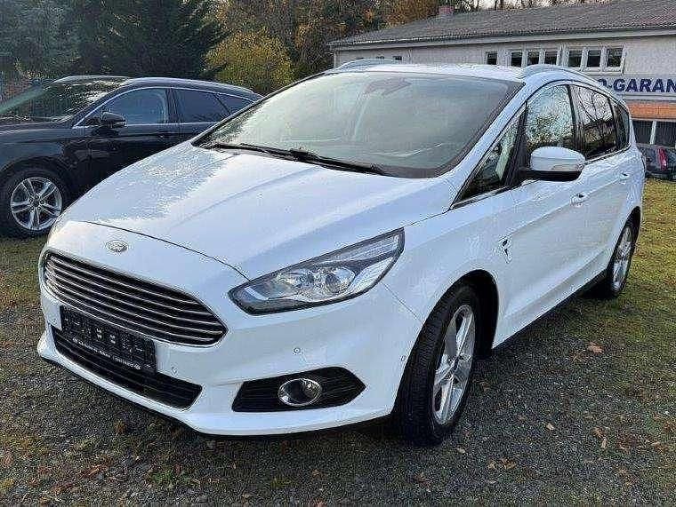 Gebraucht Ford S-MAX Titanium 150 PS (110 kW) 2017 Frostweiß Van / Kleinbus