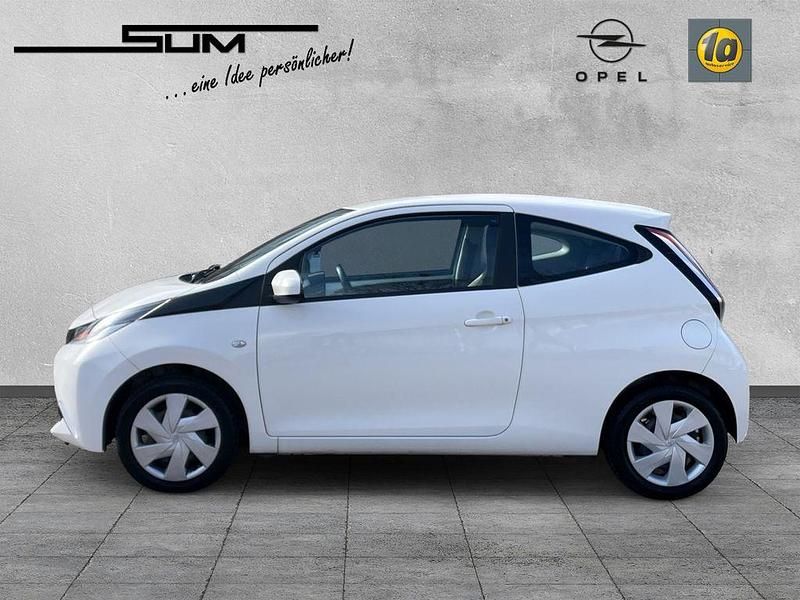 Gebraucht Toyota Aygo 69 PS (50 kW) 2017 Weiss Kleinwagen