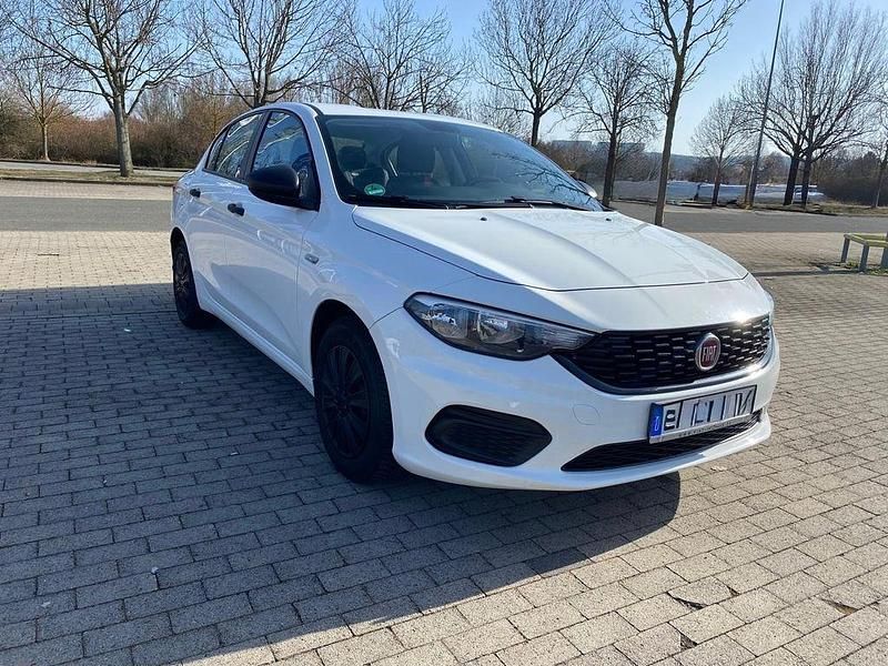 Gebraucht Fiat Tipo 95 PS (69 kW) 2019 Weiß Limousine