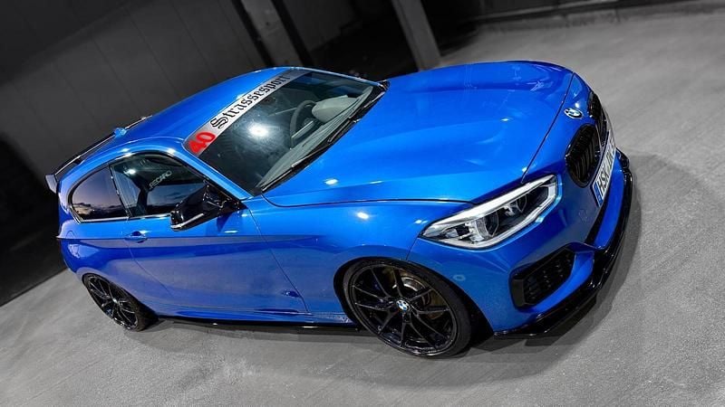 Blau Gebraucht 2017 BMW M140 M Sport Kleinwagen | 34.890 € (Etwas zu teuer) - Bild 1/4
