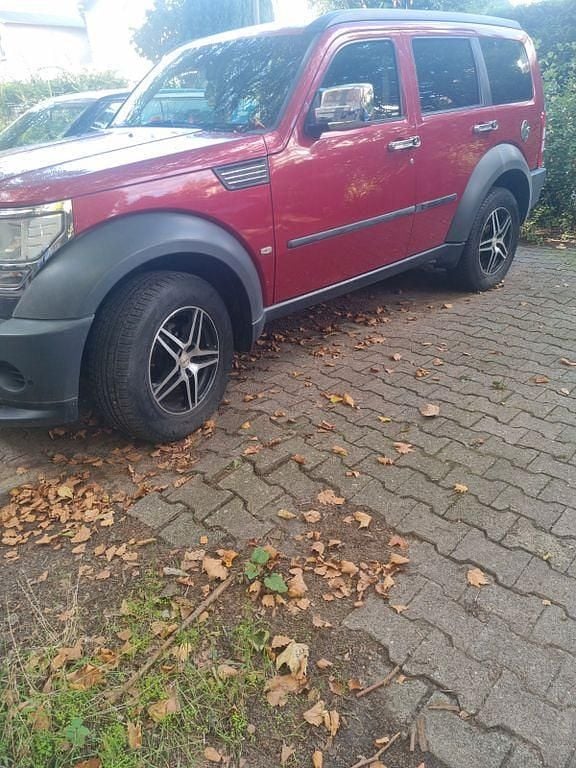 Rot Gebraucht 2008 Dodge Nitro SXT SUV | 5.300 € - Bild 1/4