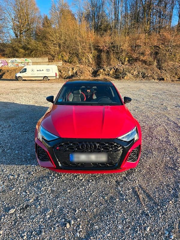 Gebraucht Audi RS3 Premium 400 PS (294 kW) 2022 Rot Limousine