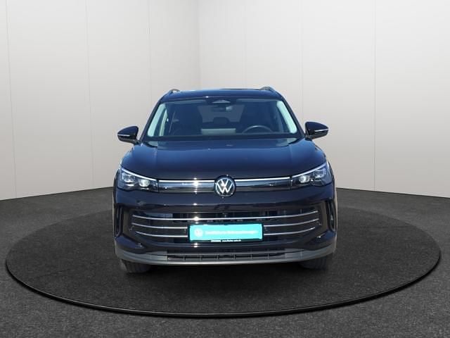 Gebraucht VW Tiguan Elegance 193 PS (141 kW) 2024 Deep black perleffekt SUV