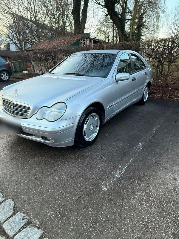 Gebraucht Mercedes C180 Classic 143 PS (105 kW) 2003 Silber Limousine
