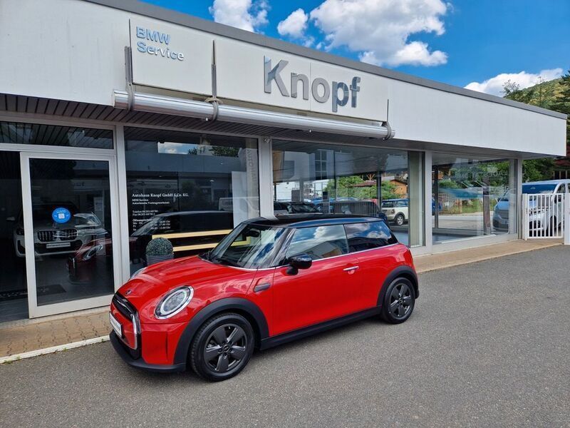 Rot Gebraucht 2022 Mini Cooper Essential Kleinwagen | 21.800 € (Etwas zu teuer) - Bild 1/4