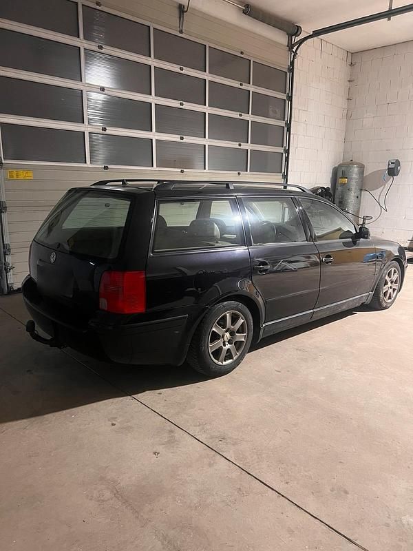 Gebraucht VW Passat 125 PS (91 kW) 1999 Schwarz Kombi