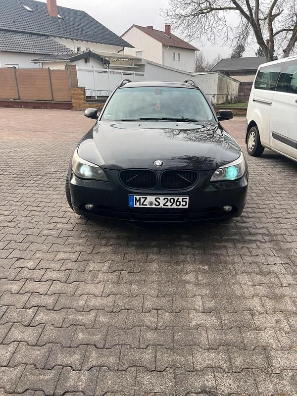 Schwarz Gebraucht 2005 BMW 525 Kombi | 1.800 € (Guter Preis) - Bild 1/4