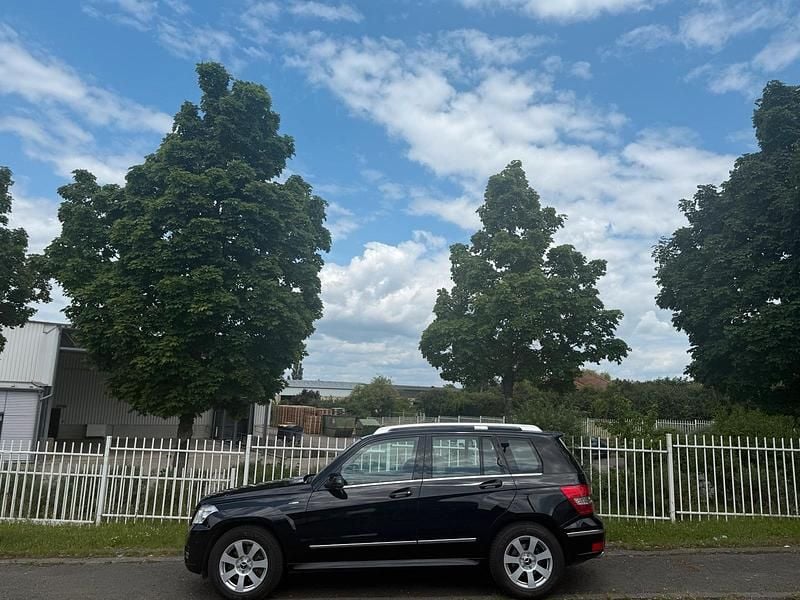 Schwarz Gebraucht 2011 Mercedes GLK220 SUV | 9.400 € (Guter Preis) - Bild 1/4